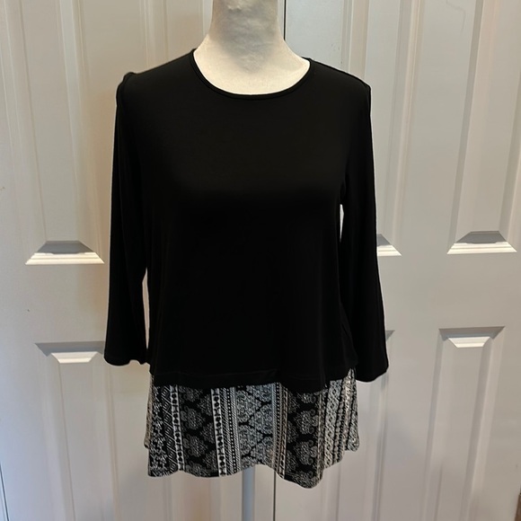 J Jill lightweight top black and printed design size x-small New - Picture 1 of 11